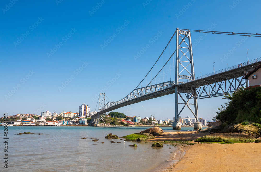 cidade de Florianópolis e o seu símbolo a ponte   Hercílio Luz florianopolis Santa Catarina brasil 