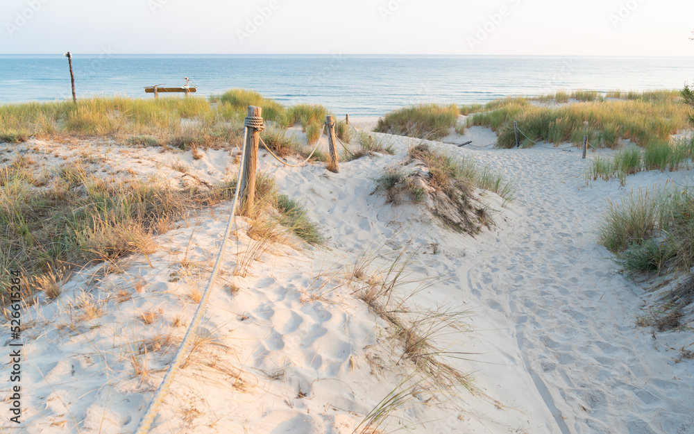 zejście nad morską plażę. Morze Bałtyckie - obrazy, fototapety, plakaty 