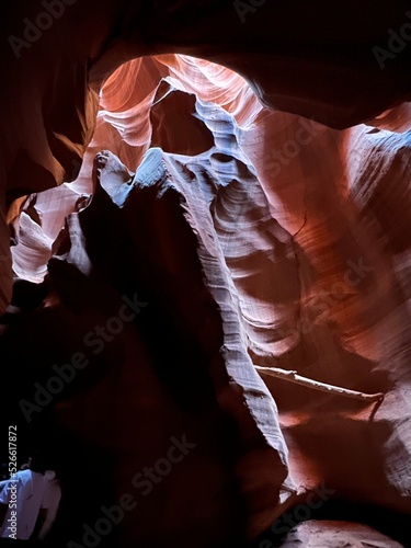 Amazing light game - Antelopa Canyon photo