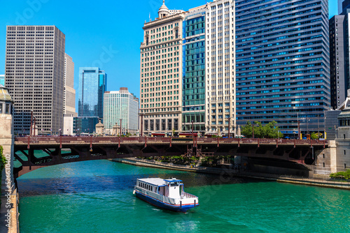 Sightseeing cruise at Chicago river