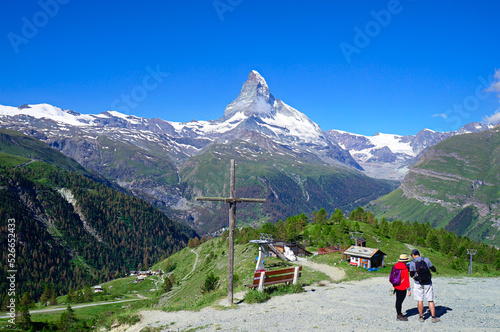スネガハイキングコースとマッターホルン（スイス）