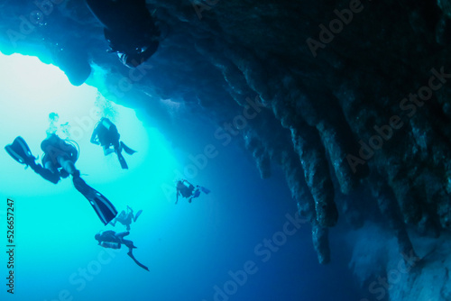 diver in the cave photo