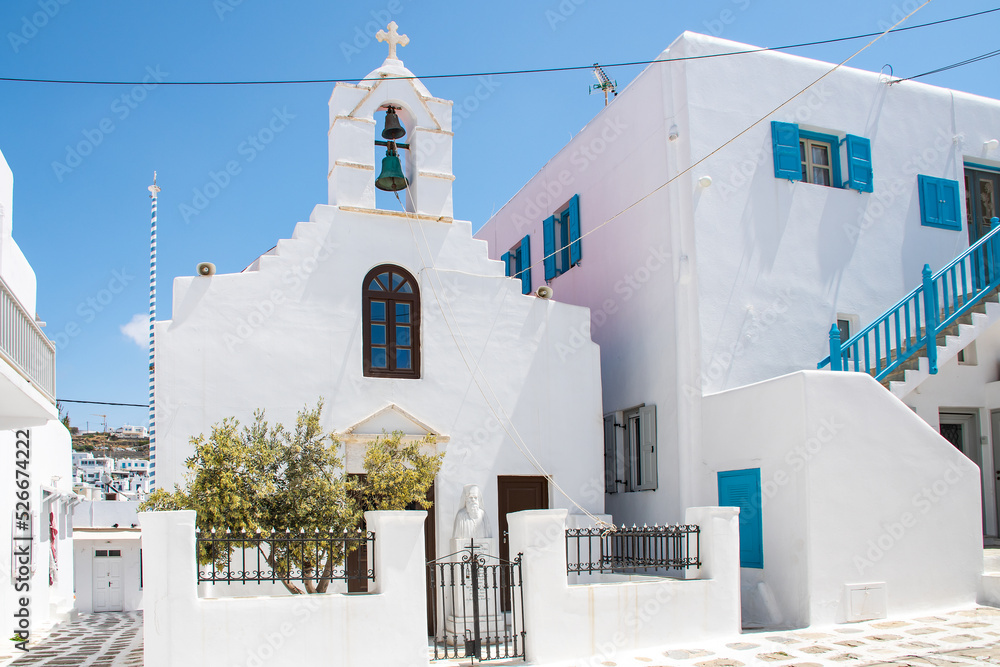 Obraz premium Kirche Die malerische Hauptstadt Chora bekannt als Mykonos-Stadt auf der beliebten Kykladeninsel Mykonos, Griechenland