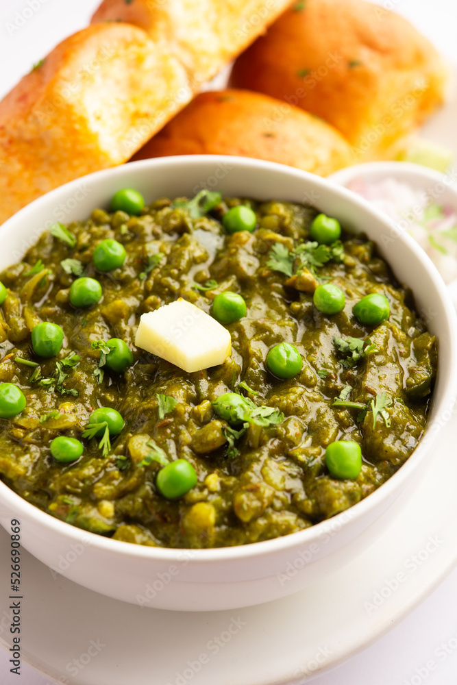 Hariyali green Pav bhaji is a variation of a traditional pav bhaji made using leafy vegetables Hariyali green Pav bhaji is a variation of a traditional pav bhaji made using leafy vegetables
