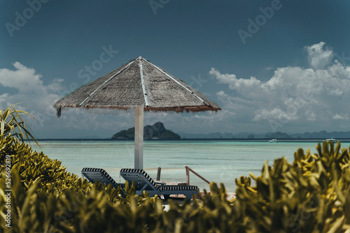 Phi Phi Island is located in the Andaman Sea. It is the most beautiful island in Thailand that everyone must come to. Accommodation in harmony with nature Suitable for relaxing, swimming and honeymoon