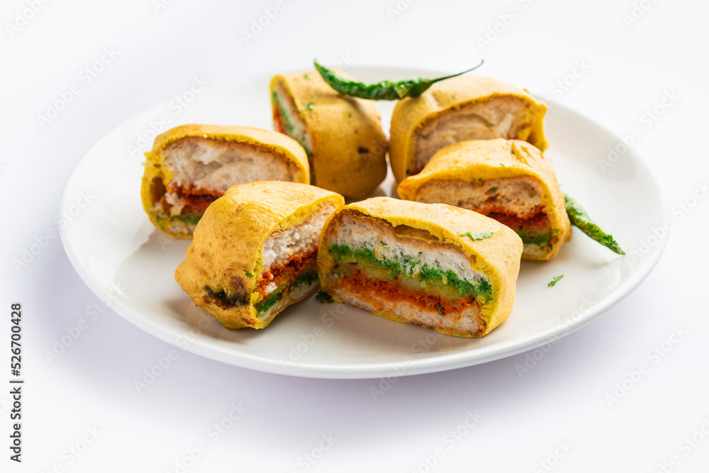 Ulta Vada Pav is made with a spicy potato stuffed bun, called pav inside vada, inside out wada pao Ulta Vada Pav is made with a spicy potato stuffed bun, called pav inside vada, inside out wada pao