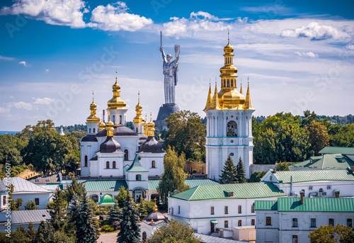 Print op canvas An aerial view of Kiev Pechersk Lavra and the Motherland Monument in Kyiv (Kiev)