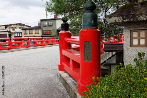 宮川に掛かる赤い橋