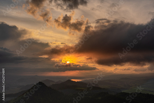 Fototapeta Naklejka Na Ścianę i Meble -  tatry, karpaty, słowacja, pieniny, wschód słońca, zachód słońca, sunset, sunrise, polska, trzy korony