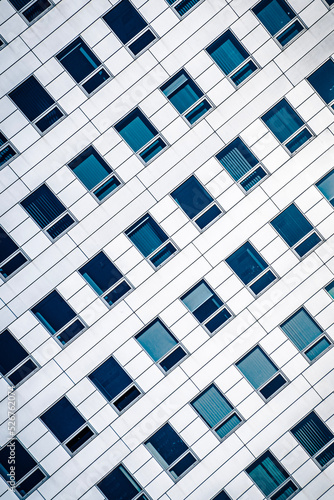 33 365 Blue windows 2