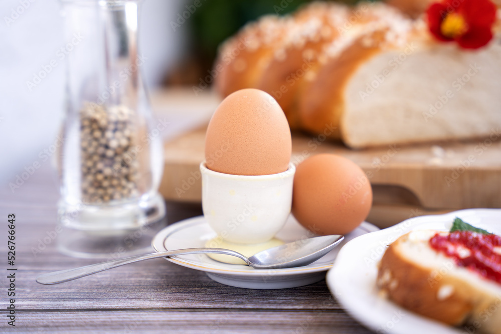 Frühstück mit weichem Ei Frühstück mit weichem Ei