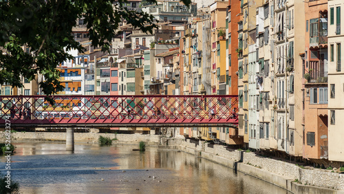 Fototapeta Naklejka Na Ścianę i Meble -  Puente de las pescadoras en Girona