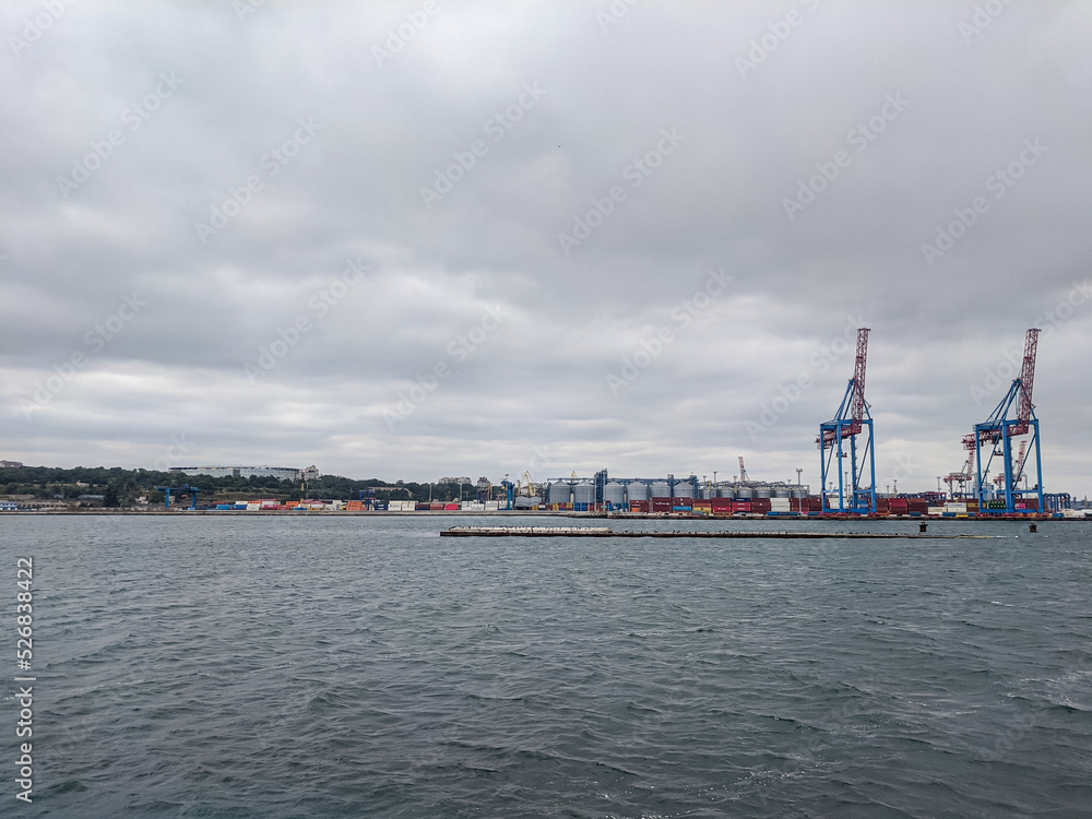 Fototapeta premium Landscape shooting of an industrial port city