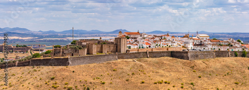 Fotografia Panorama of the castle fortress and ramparts of the historic town of Elvas, Alen