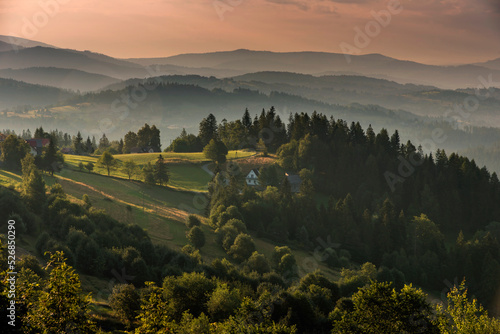 Fototapeta Naklejka Na Ścianę i Meble -  Widok z góry Ochodzita w Beskidzie Śląskim w Polsce