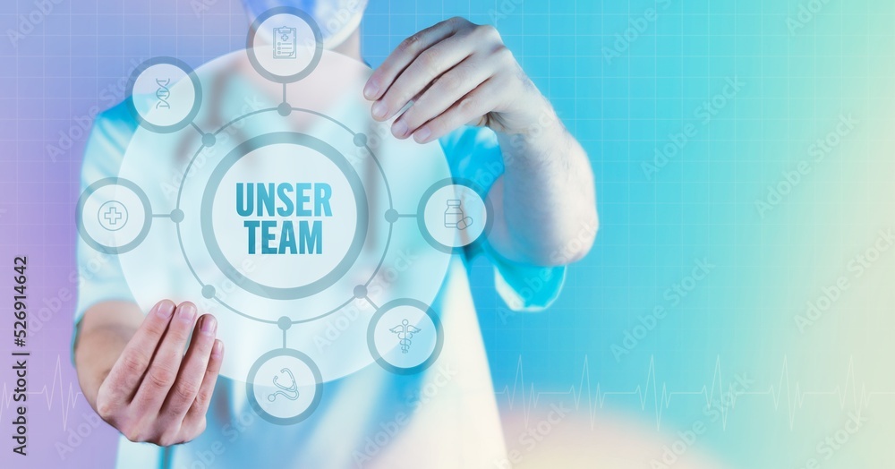 Unser Team. Medizin in der Zukunft. Arzt hält virtuelles Interface mit Text und Icons im Kreis. Unser Team. Medizin in der Zukunft. Arzt hält virtuelles Interface mit Text und Icons im Kreis.