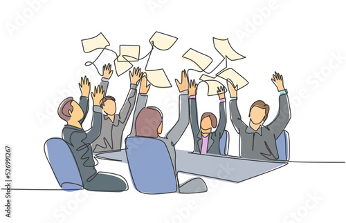 One single line drawing of young male and female stockbroker celebrate their success win on the stock exchange. Stock exchange business concept continuous line draw design graphic vector illustration