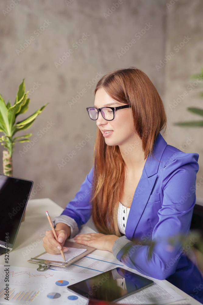 Empowered Women in the Workplace: Collaboration and Strategy Planning Empowered Women in the Workplace: Collaboration and Strategy Planning