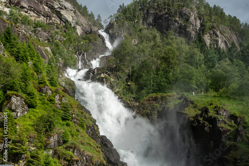 Zwillings Wasserfall Låtefossen bei Odda, Norwegen