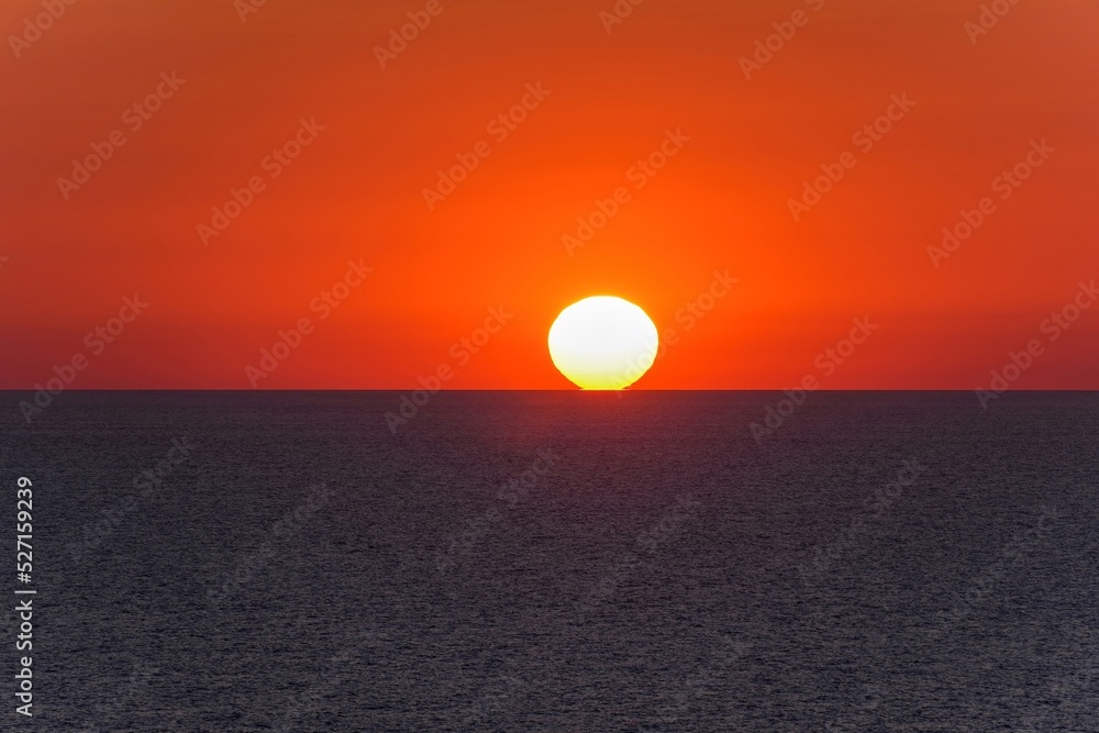 能登半島で見た日本海に沈むダルマ夕日の情景＠石川