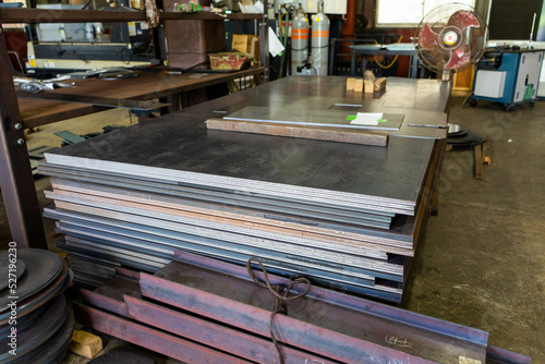 Cutting processed steel plate and a view of the inside of the factory
