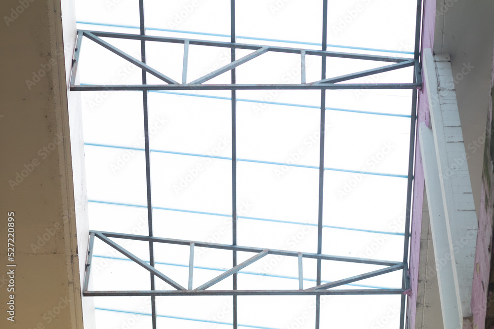 Distance between buildings with the ceiling in the middle below Distance between buildings with the ceiling in the middle below