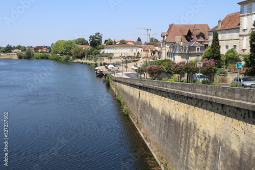 La rivière Dordogne dans Bergerac, ville Bergerac, département de la Dordogne, France