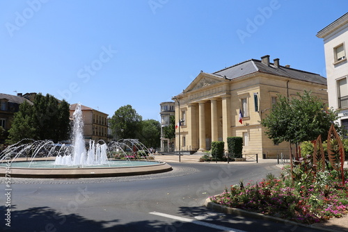La place du palais, place du palais de justice, ville Bergerac, département de la Dordogne, France