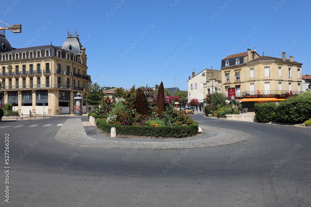 La place Maréchal de Lattre de Tassigny, ville Bergerac, département de la Dordogne, France