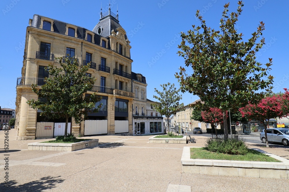 La place Maréchal de Lattre de Tassigny, ville Bergerac, département de la Dordogne, France