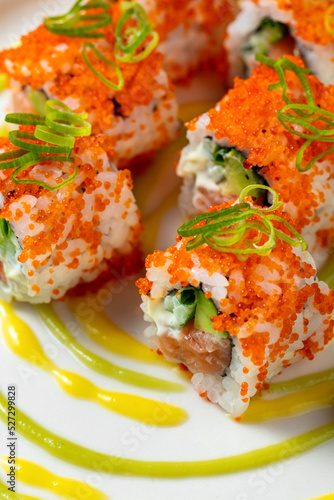 Tobiko roll with salmon