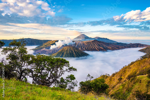 Photos Sunrise at volcano Bromo, Java island, Indonesia.