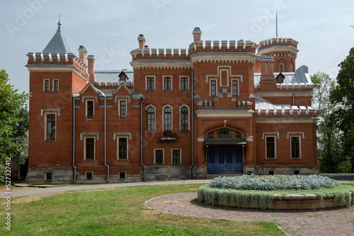 Ramon, Voronezh Region,  Palace. The palace complex of the Oldenburgskys. This is the only place of residence of royal persons in the Chernozem region. photo