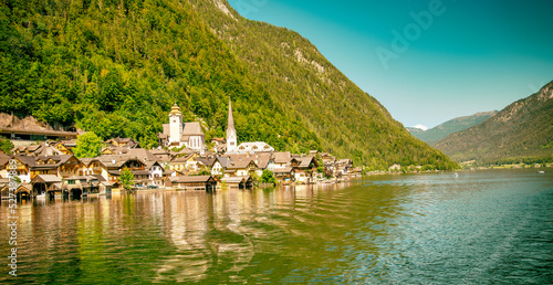 Amazing beautiful town of Hallstatt in sumemr season, Austria Fototapet
