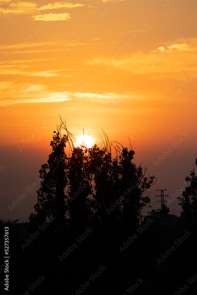 Obraz premium dawns in the Carabanchel neighborhood of Madrid, Spain