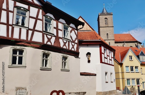 Münnerstadt, Fachwerkhäuser mit Kirchturm