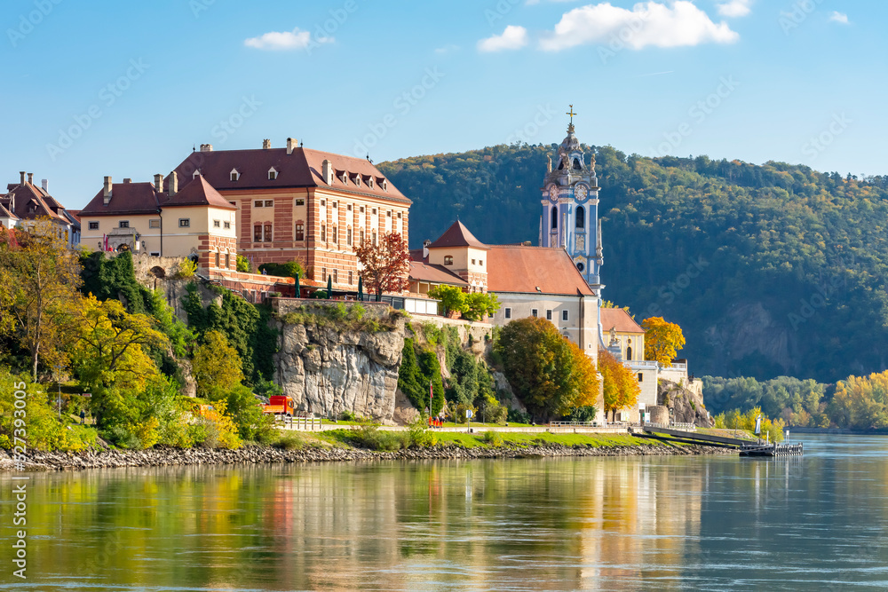 Obraz premium Durnstein town in Wachau valley in autumn, Austria