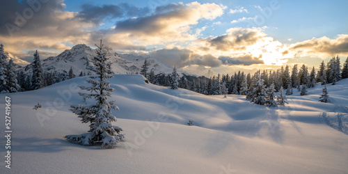 Sonnenuntergang im Winter in den Alpen © Netzer Johannes