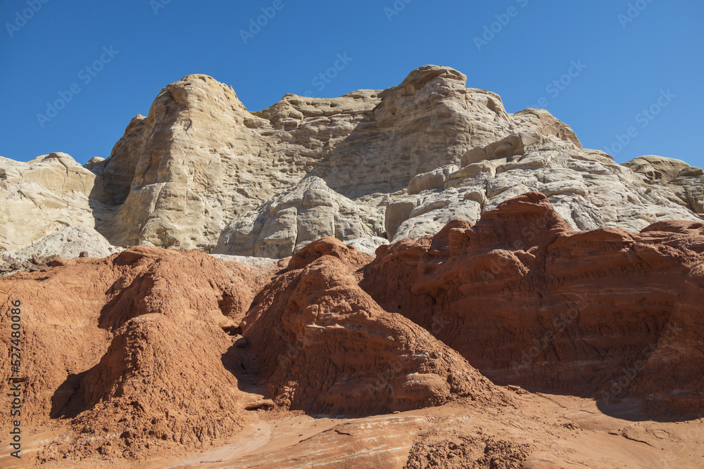 Red and white sandstone rock formations in Arizona
