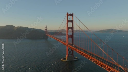 Wallpaper Mural Golden Gate at Sunset Descend - San Francisco Torontodigital.ca