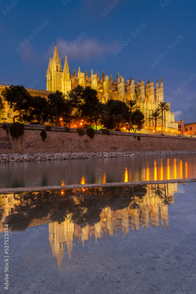 Fototapeta premium Catedral de Mallorca , siglo XIII, Monumento Histórico-artístico, Palma, mallorca, islas baleares, españa, europa