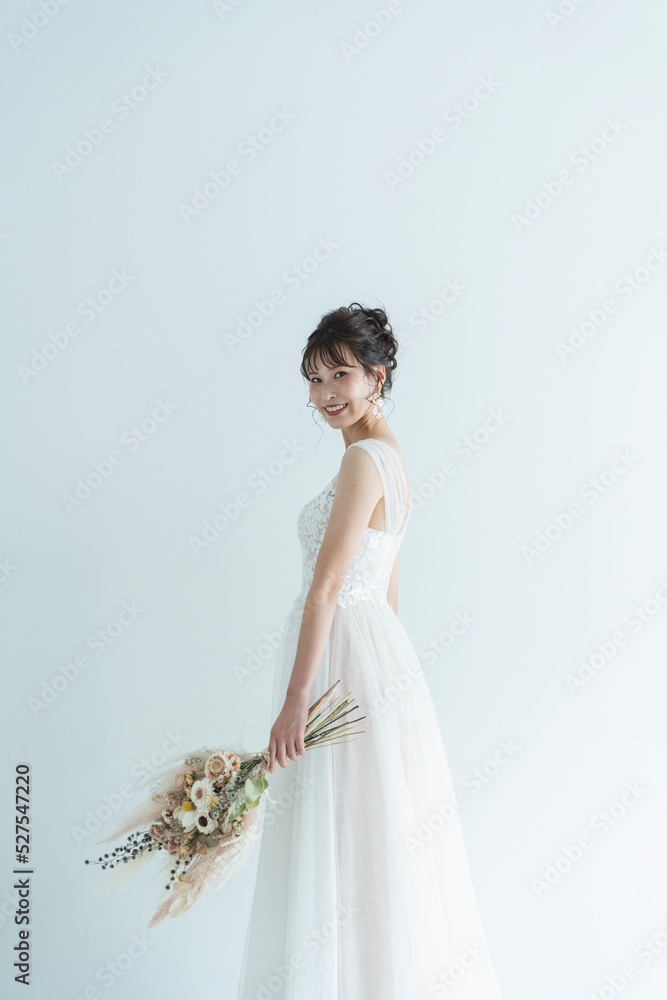 ウェディングドレスを着た花嫁 ウェディングドレスを着た花嫁