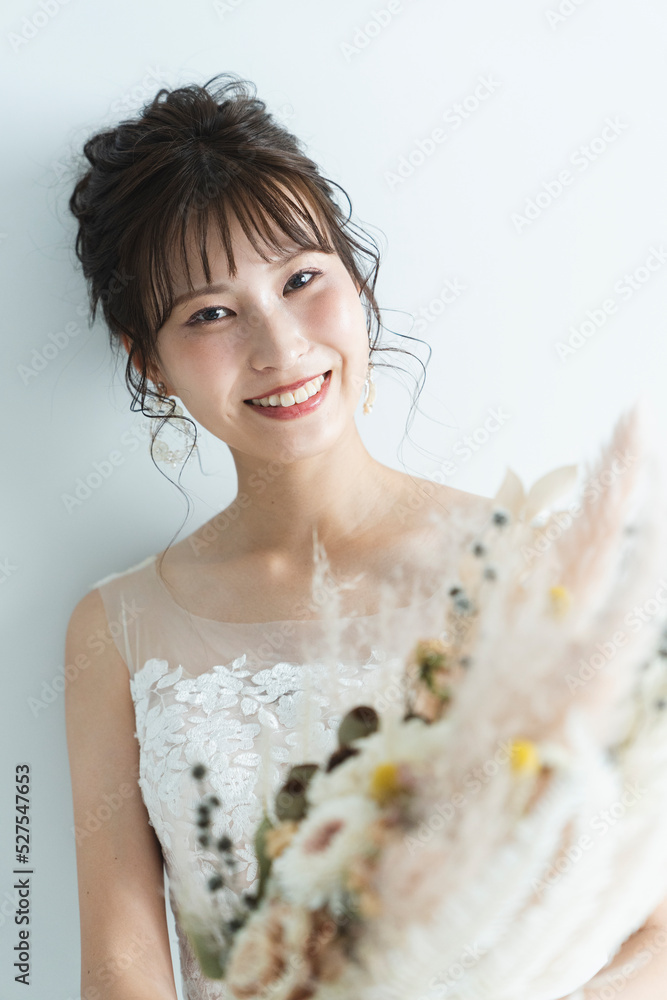 ウェディングドレスを着た花嫁 ウェディングドレスを着た花嫁