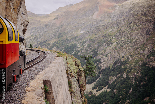 Chemin de fer dans les Pyrénées