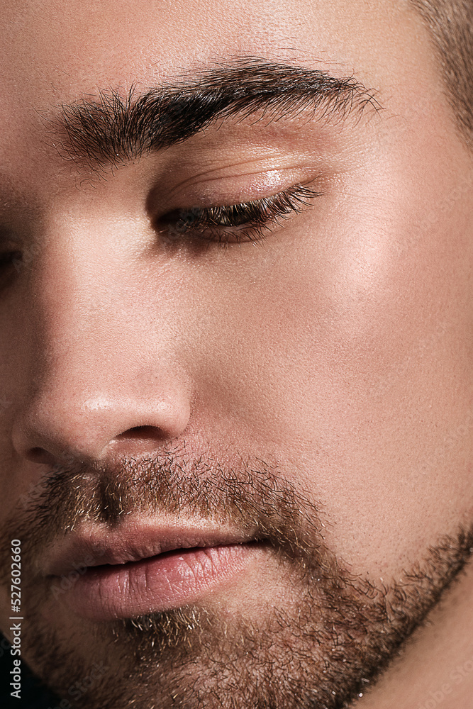 Obraz premium Closeup of a handsome man
