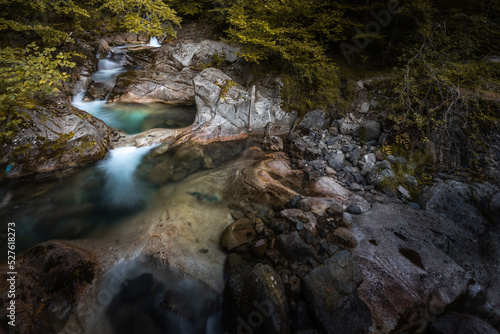Canyon et gorges des pyrénées

