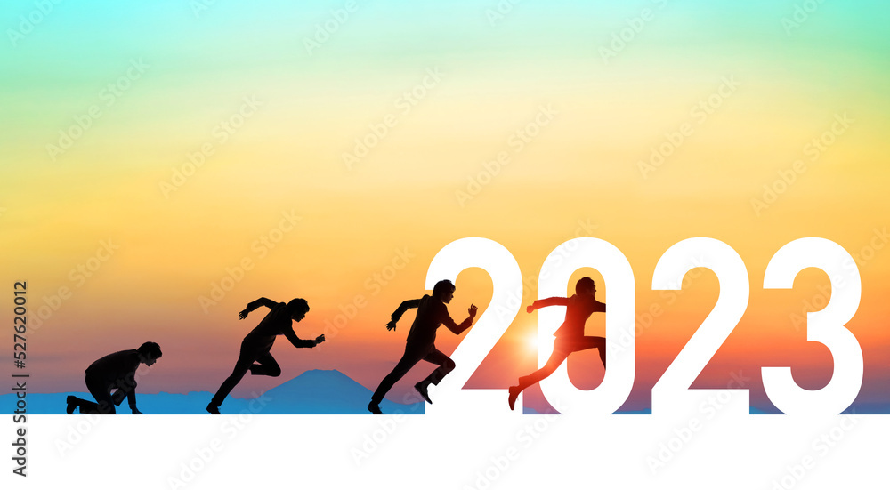 Obraz premium 2023年イメージ ビジネス向け年賀状素材 スタートする人物