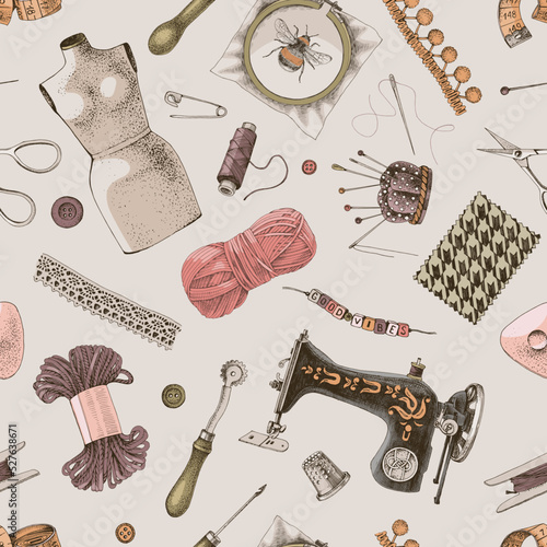 Sewing tools seamless pattern on beige background