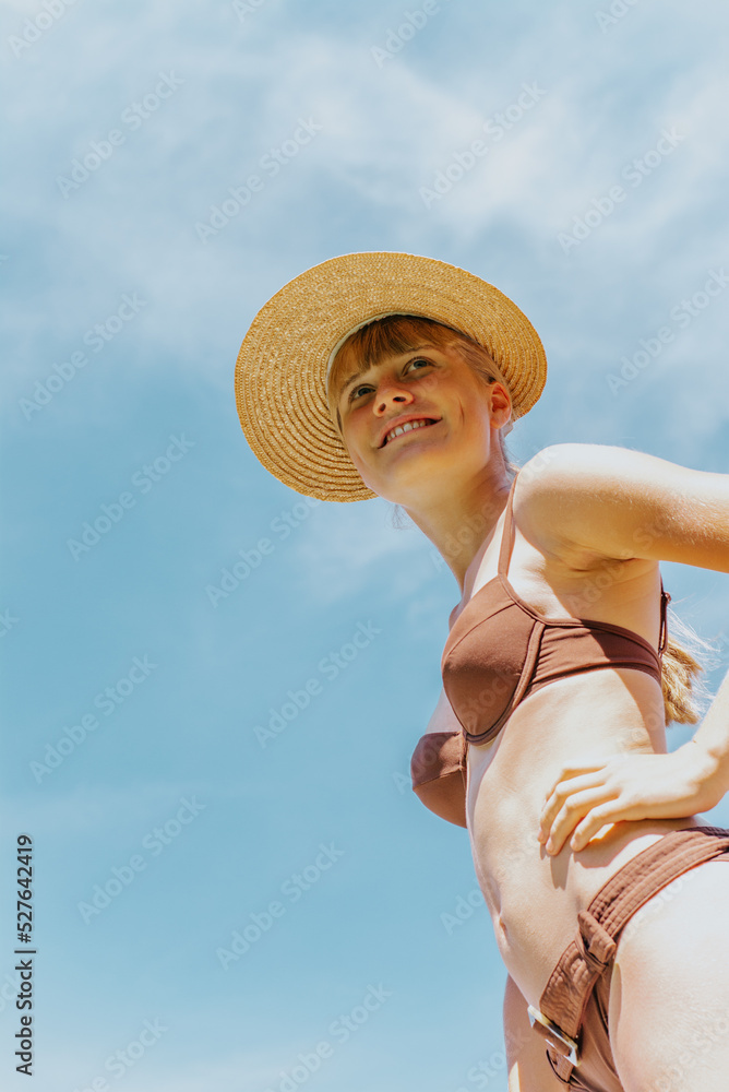 Bikini / Sonne / Mädchen