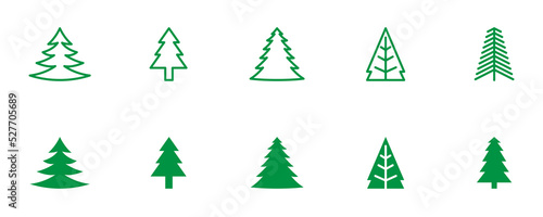 Conjunto de árboles de navidad de diferentes diseños. Concepto de navidad y decoración